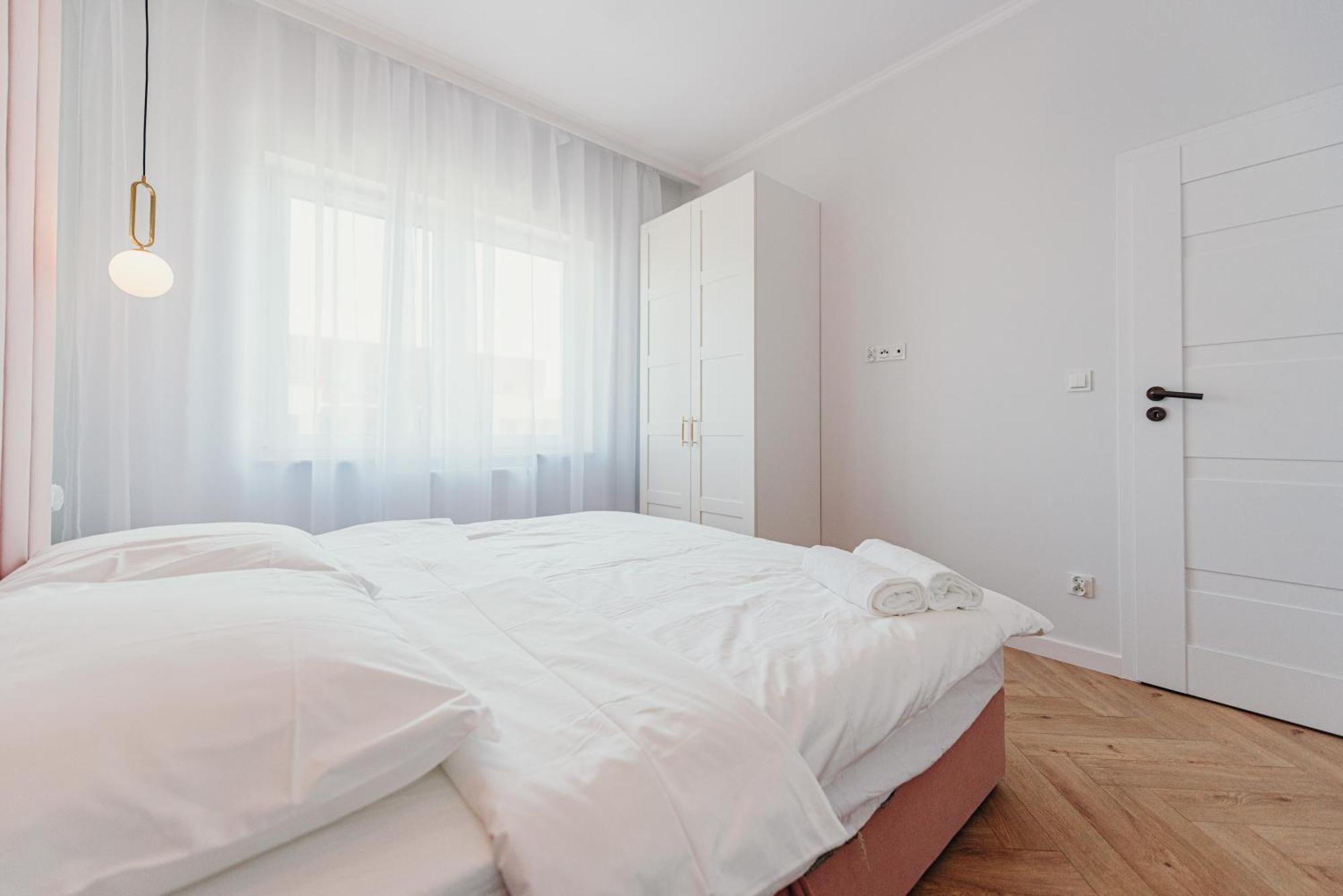3 Bedrooms Premium Bella Rosa For 8 Guests With Ac And Underground Parking Rzeszow Dış mekan fotoğraf